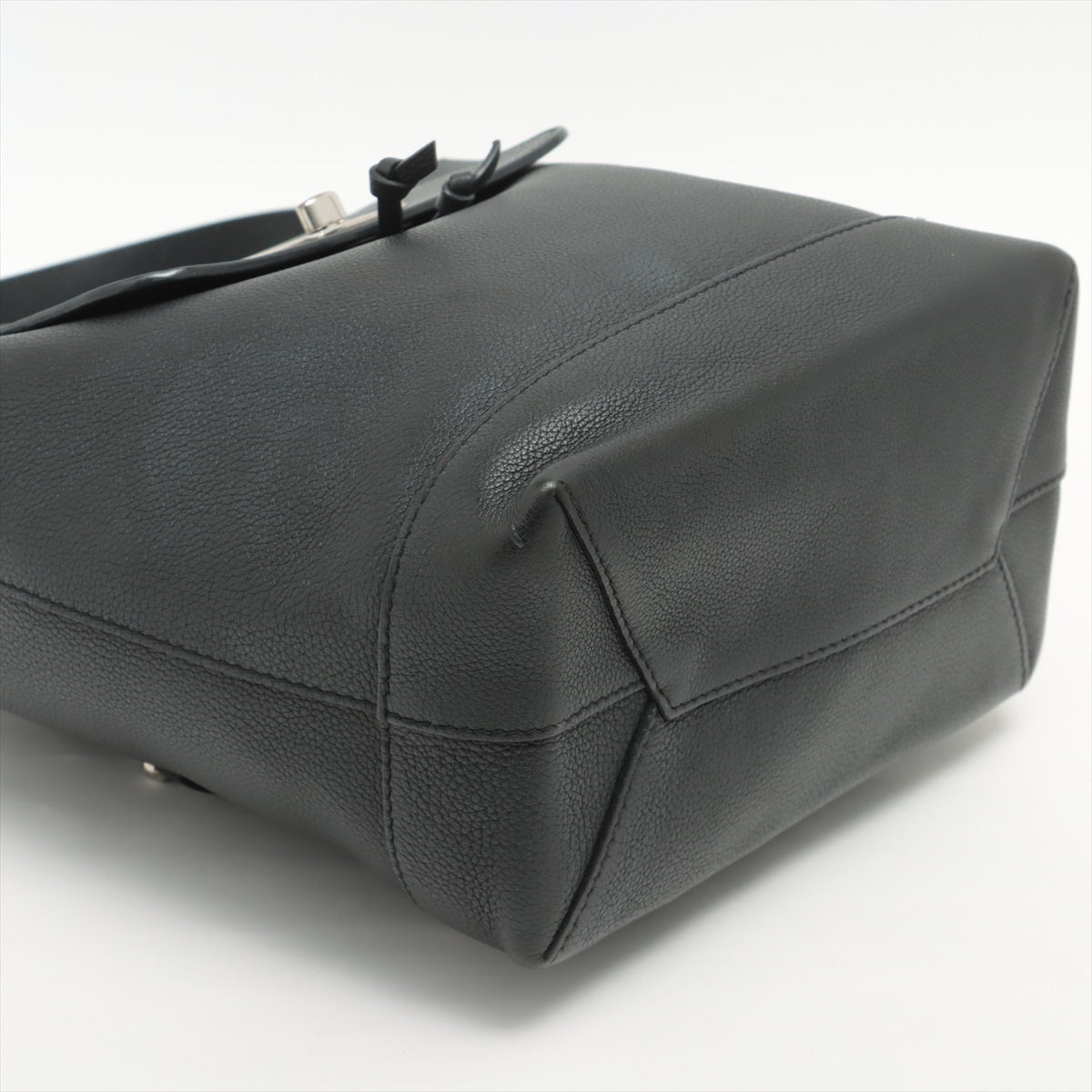 Louis Vuitton Taurillon lock me backpack M41815