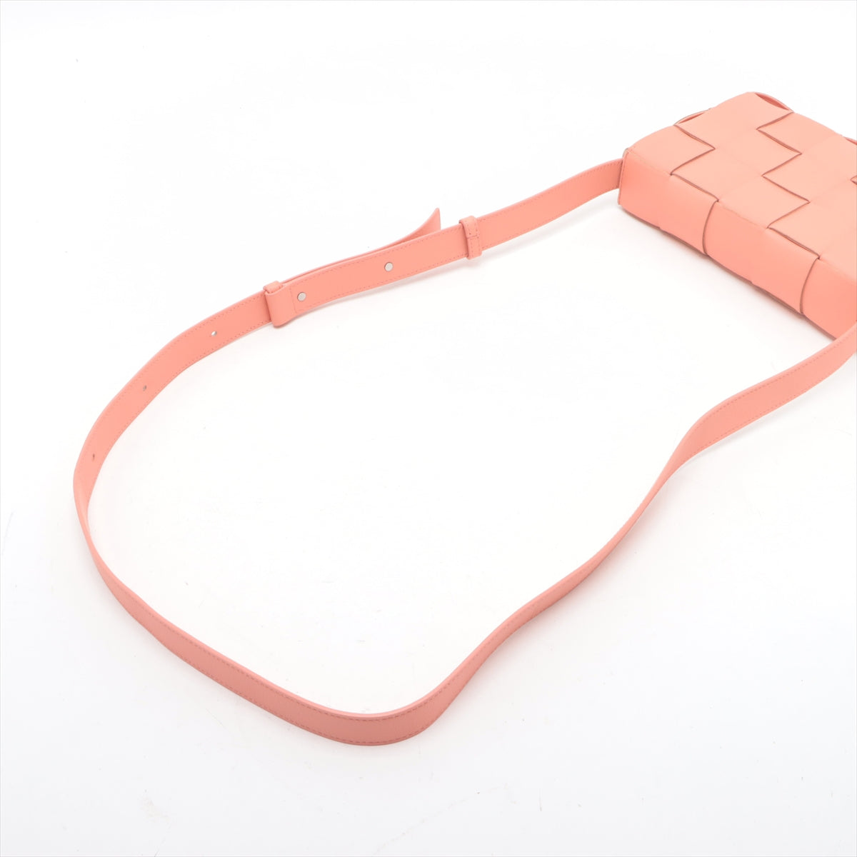 Bottega Veneta Maxi Intrecciato Cassette Leather Shoulder Bag Pink