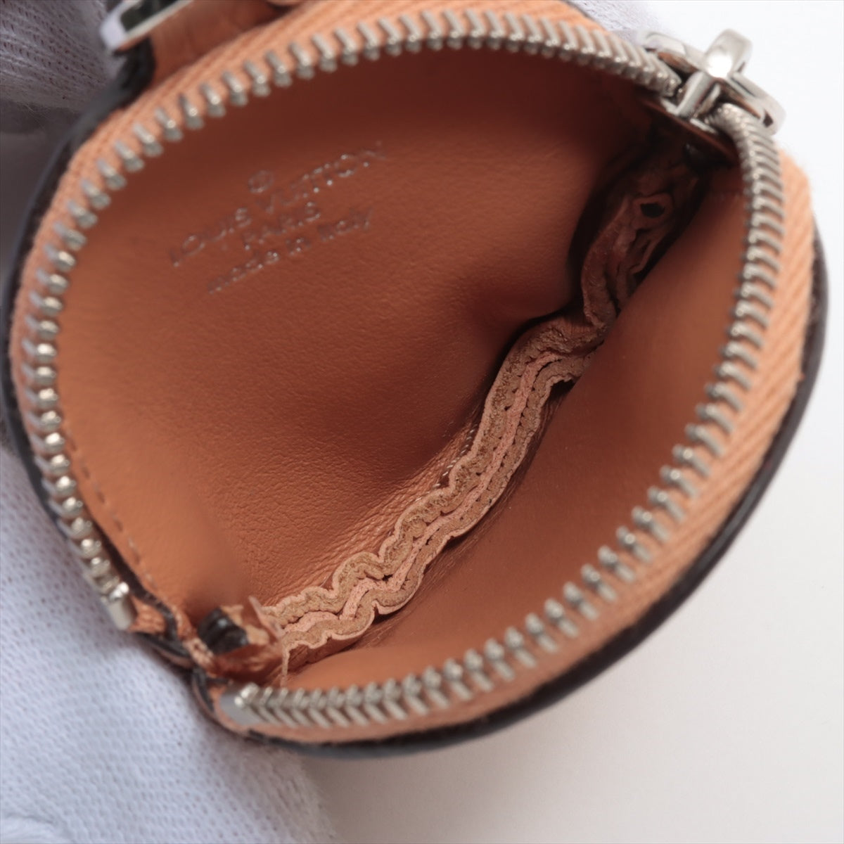 Louis Vuitton Charm GP & Leather Beige Scratched Wears Marked M00542 Porto Cure flight mode pouch