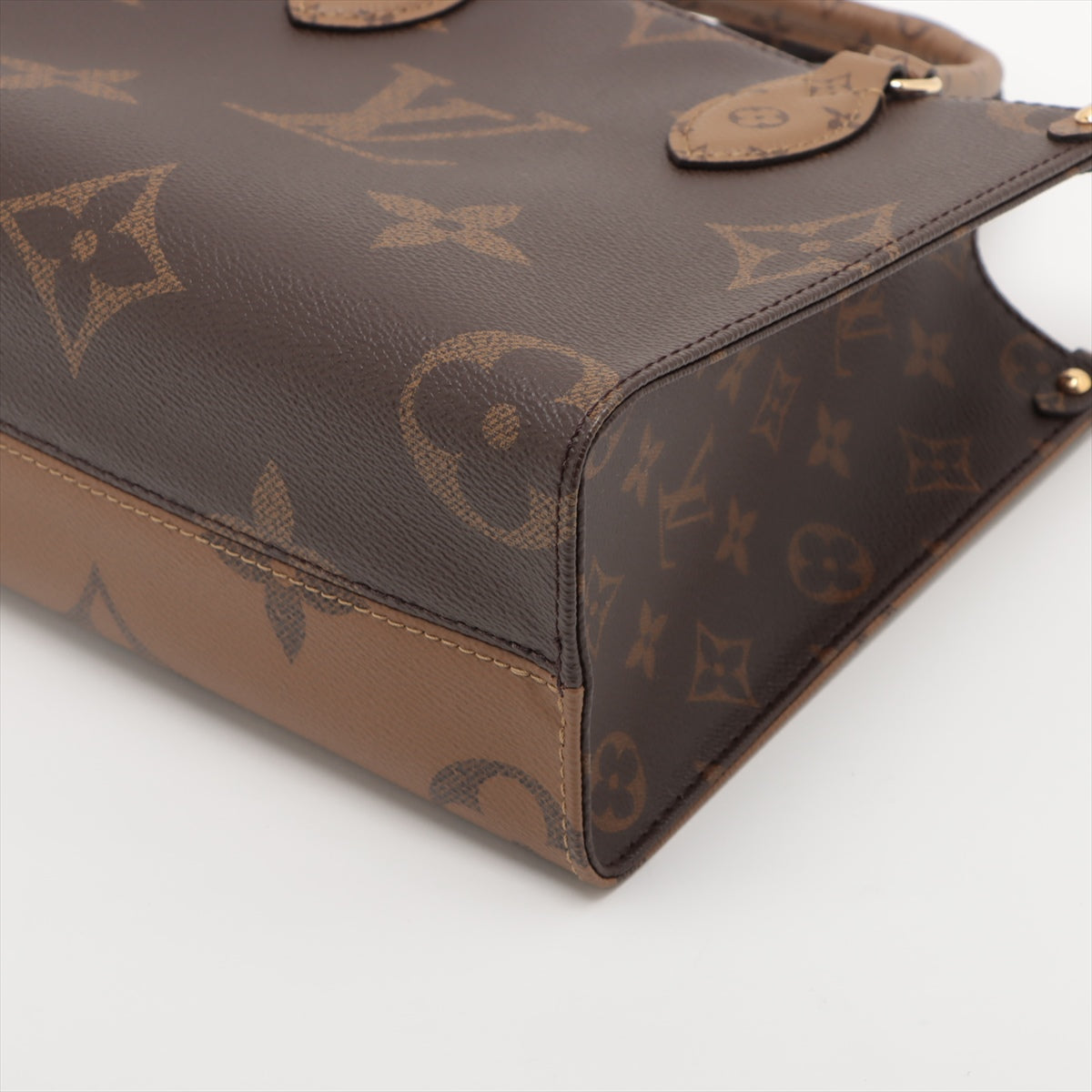 Louis Vuitton Monogram Giant Reverse On the Go PM M46373 There was an RFID response
