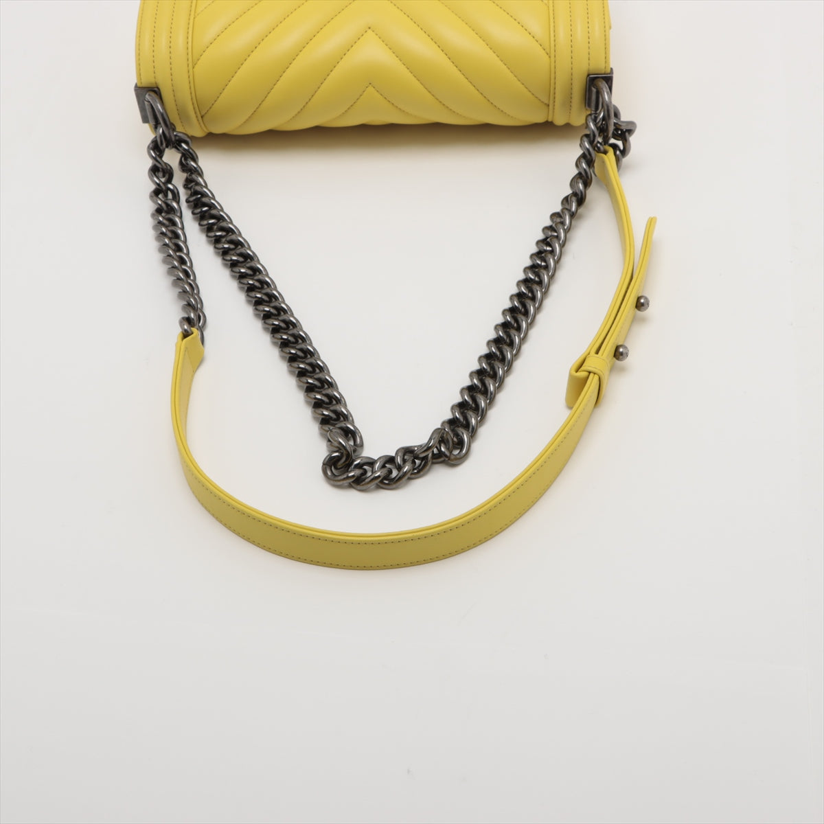 Chanel BOY CHANEL 25 Lambskin Chain shoulder bag V Stitch Yellow Silver Metal fittings 22XXXXXX
