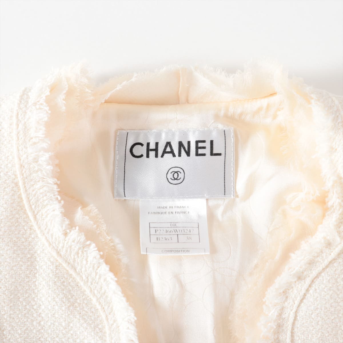Chanel 04C Tweed Setup 38 Ladies' White  There are armpit stains