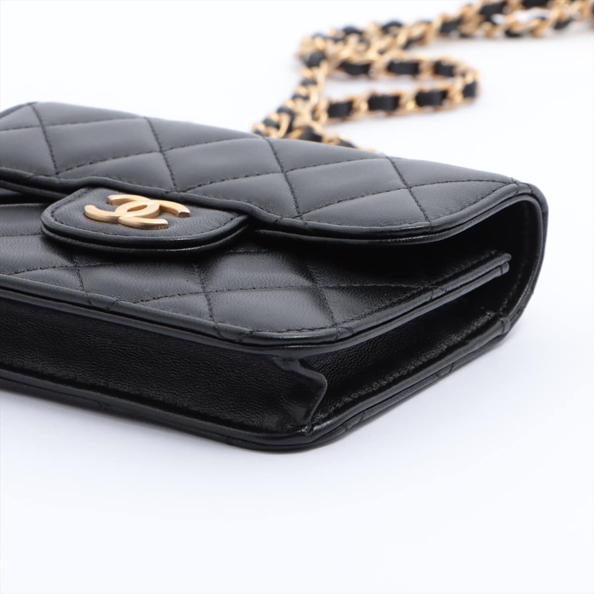Chanel Mini Matelasse Lambskin Card case Black Gold Metal fittings 31st Comes with a chain