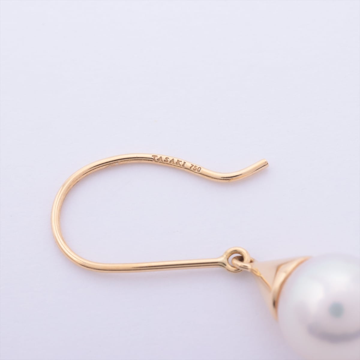TASAKI Pearl Piercing jewelry 750(YG) 2.4g about 7.5mm