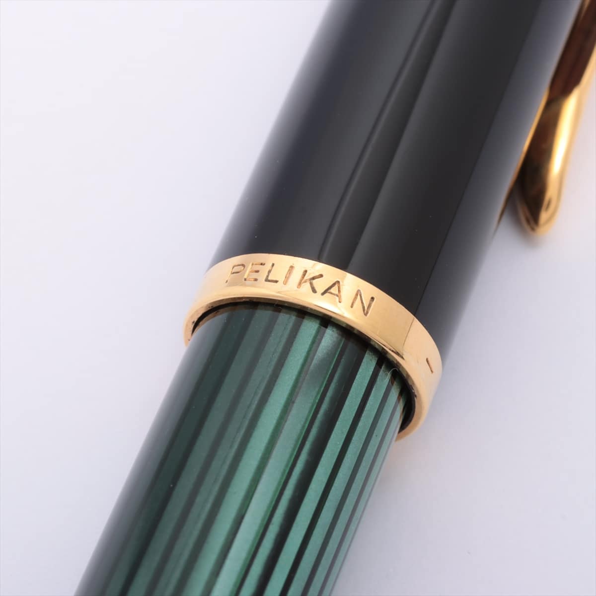 Pelican Souveran Fountain pen Resin Green 585 nib Thickness HF