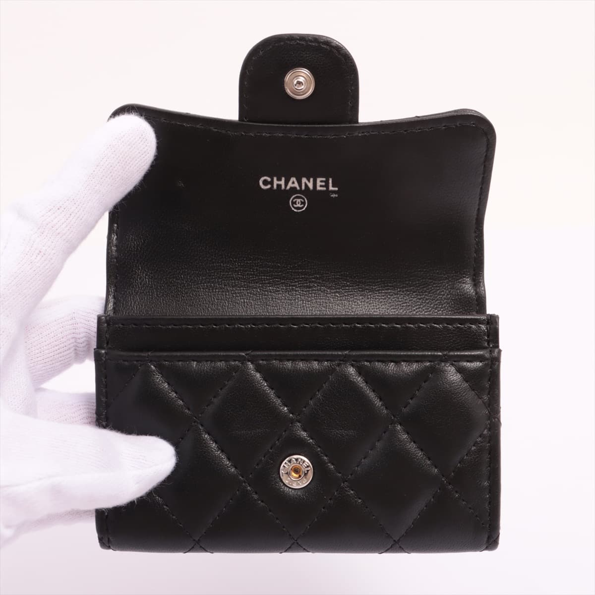 Chanel Matelasse Lambskin Card case Black Silver Metal fittings 26XXXXXX