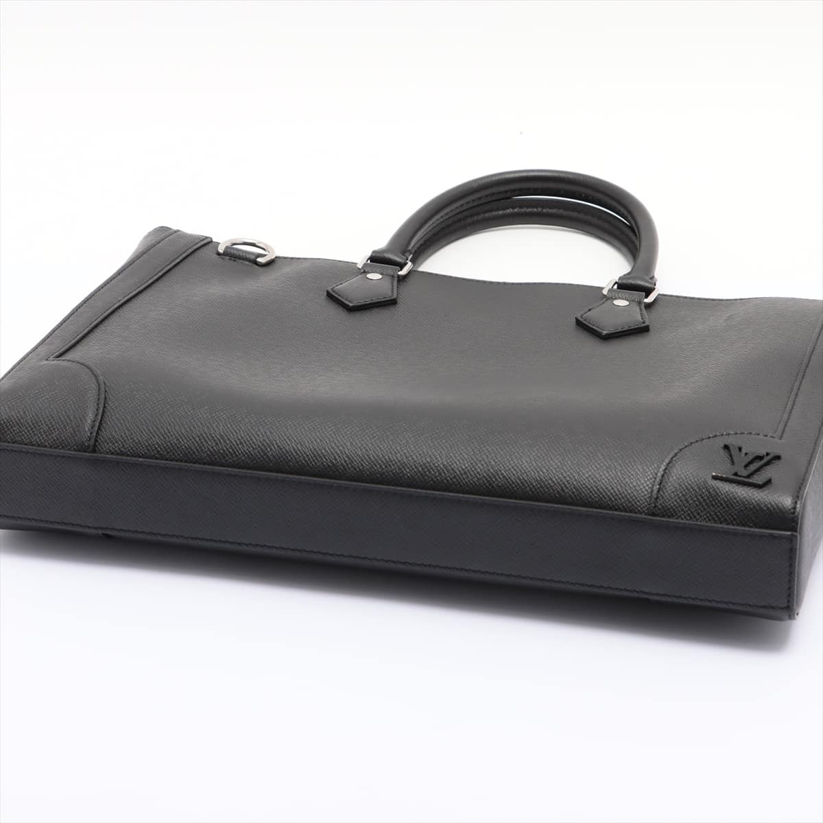 Louis Vuitton Taiga Slim Briefcase M30810