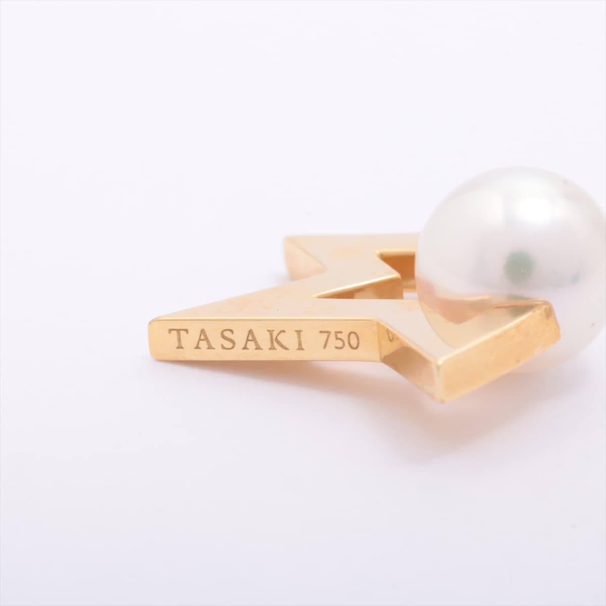 TASAKI Comet pluses Pearl Piercing jewelry 750(YG) 5.1g about 6.5mm