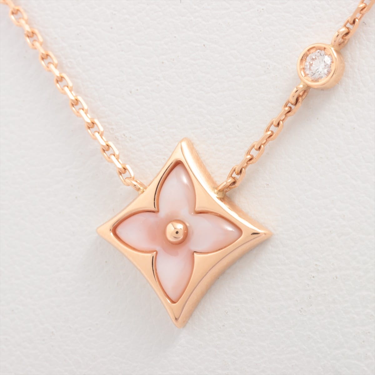 Louis Vuitton Pandantif Star Blossom BB Pink shell diamond Necklace 750(PG) 3.8g