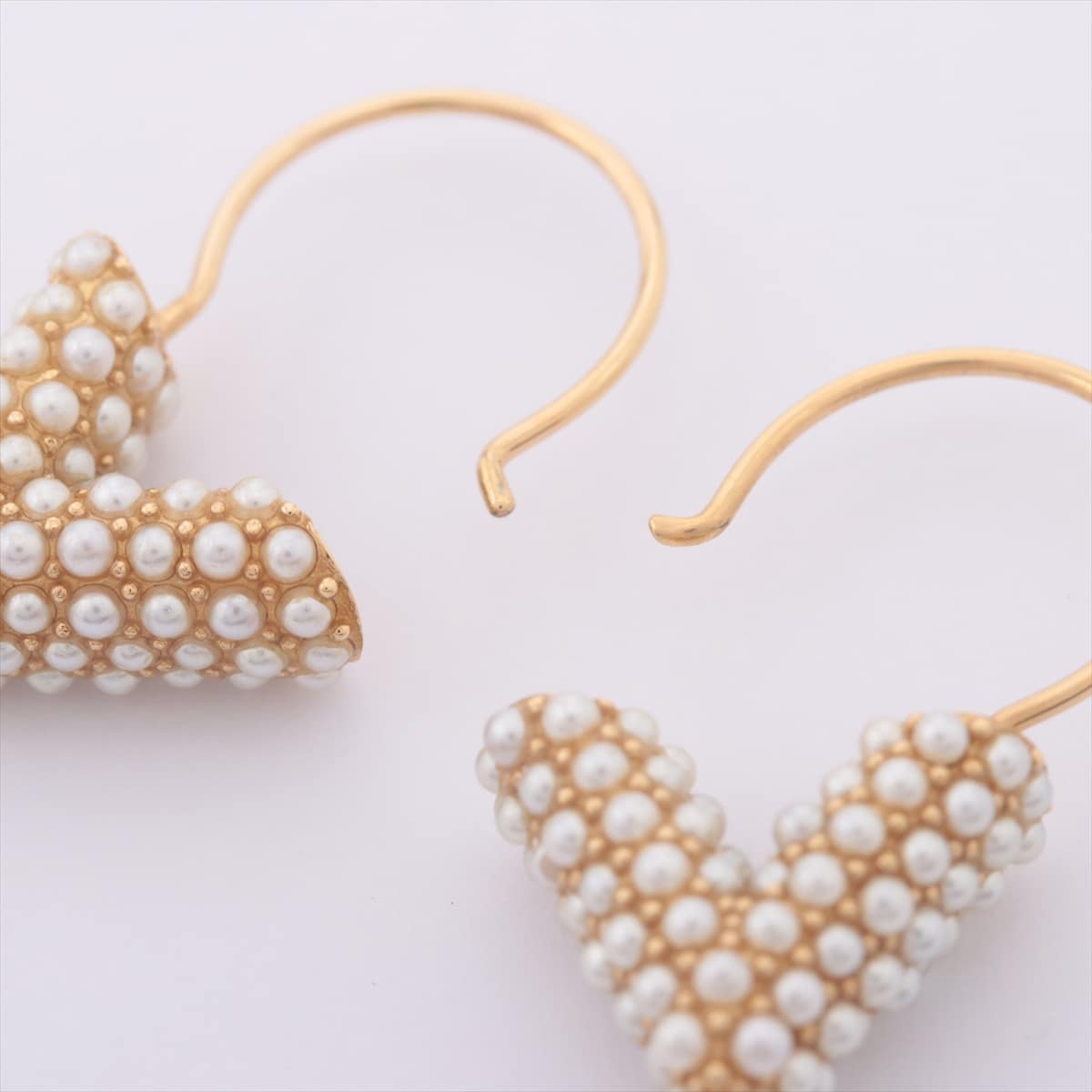 Louis Vuitton M68362 Buffle de Reuil Hoop Essential V Perle VA0139 Piercing jewelry (for both ears) GP x Imitation pearl Gold