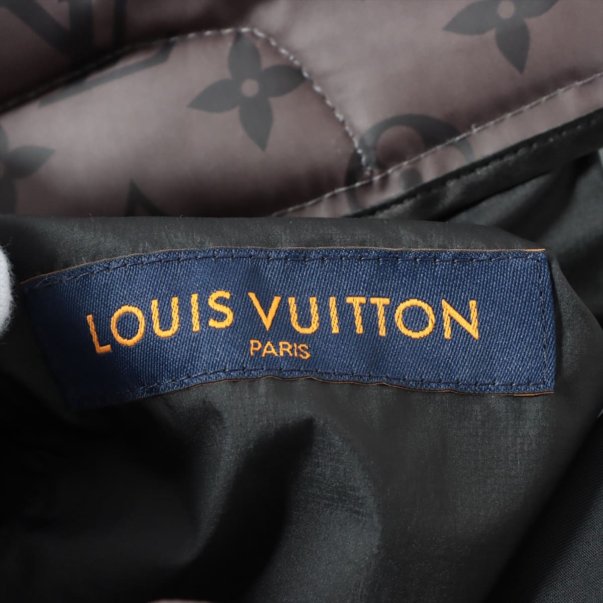 Louis Vuitton 22SS Polyester & nylon Short pants S Men's Grey  RM221M Louis Vuitton 2054