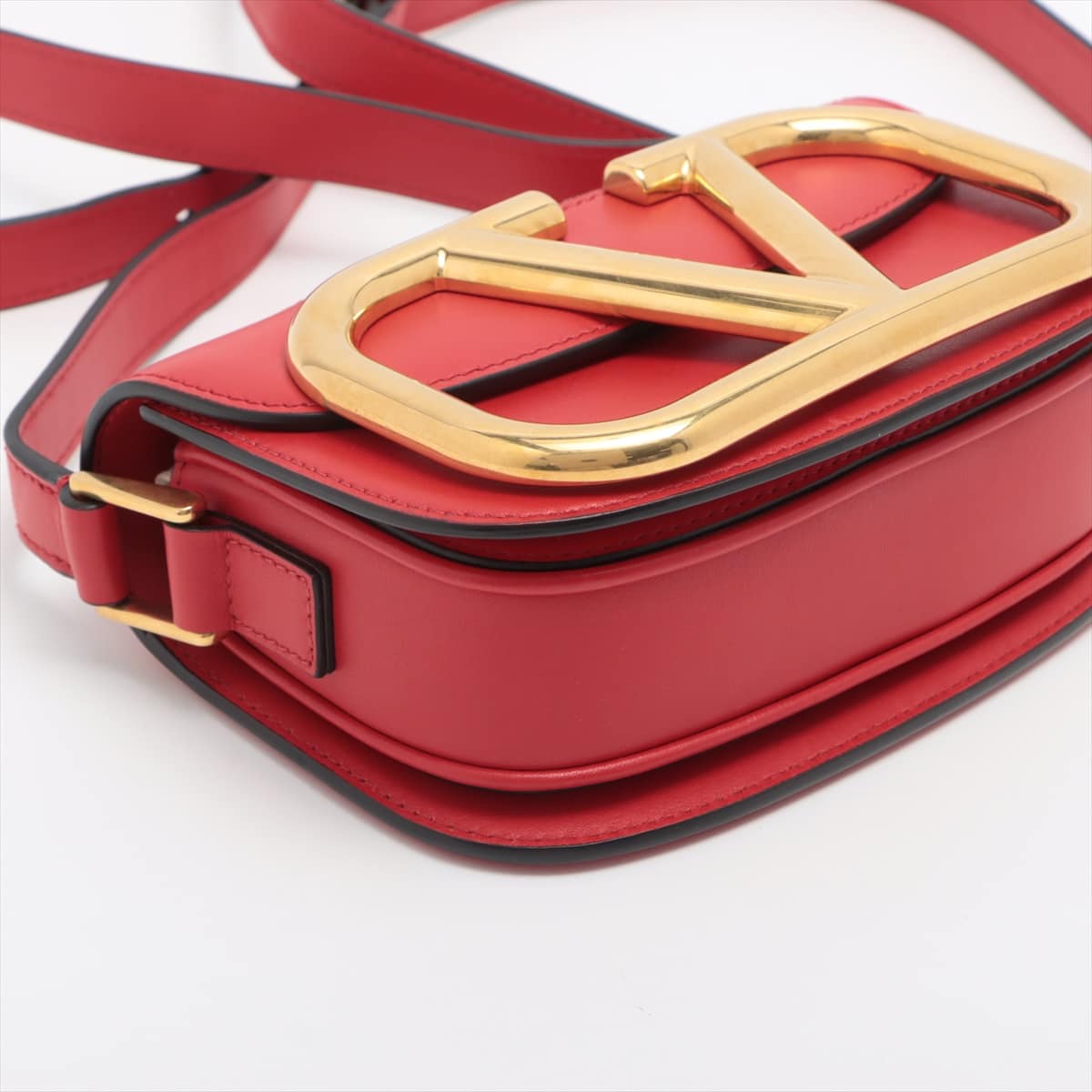 Valentino Garavani Super Vee Leather Shoulder bag Red