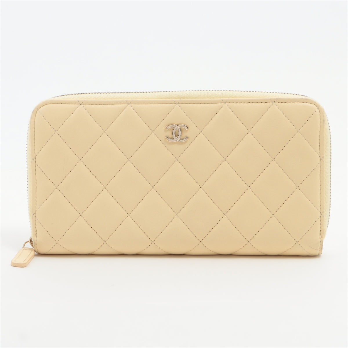 Chanel Matelasse Lambskin Wallet Yellow Gold Metal Fittings 30