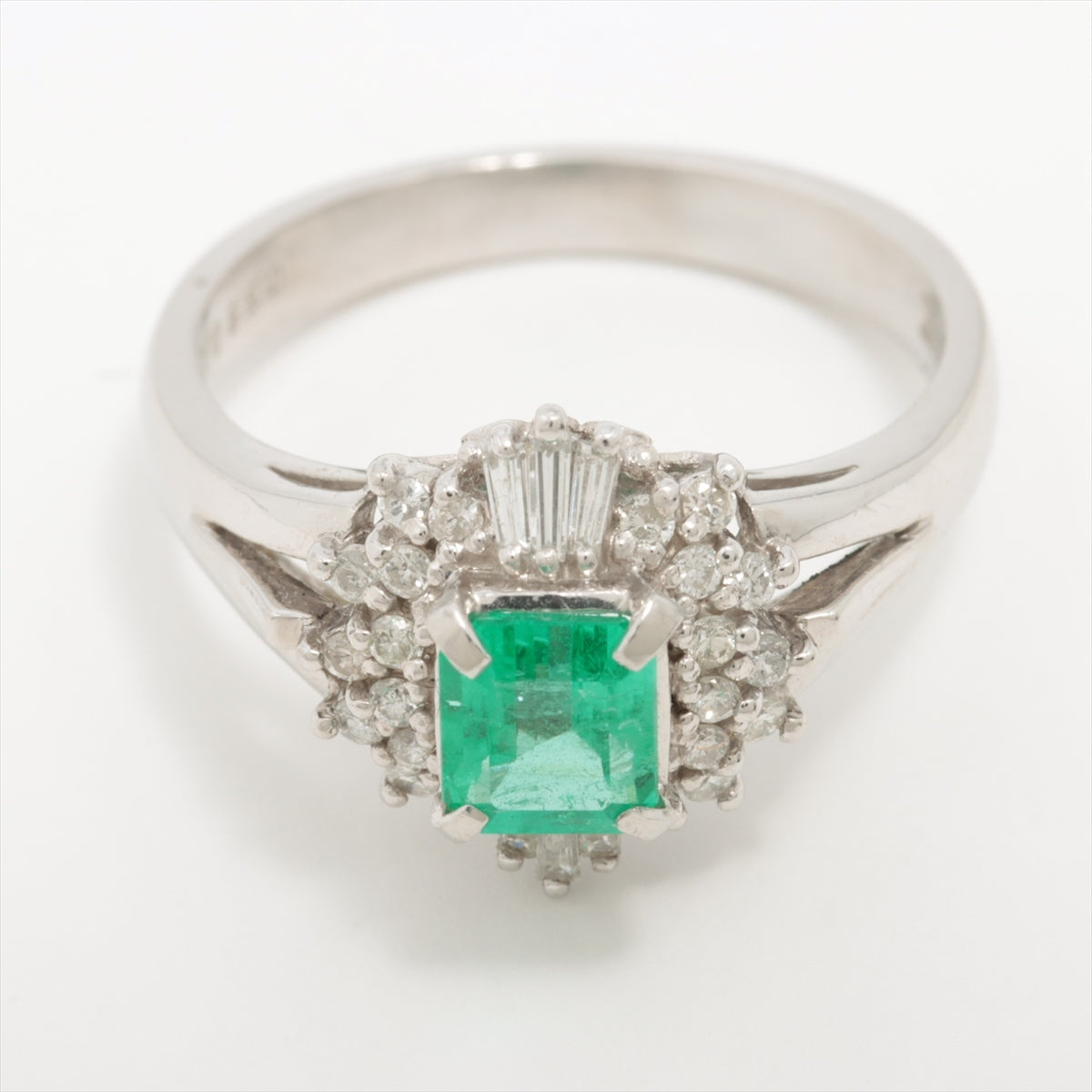 Emerald Diamond Ring Pt900 5.8g 0.59 D.26