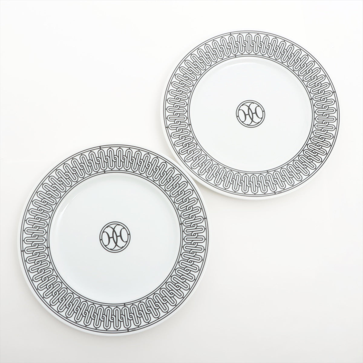 Hermès H deco Pair plates 23cm Ceramic Black × White