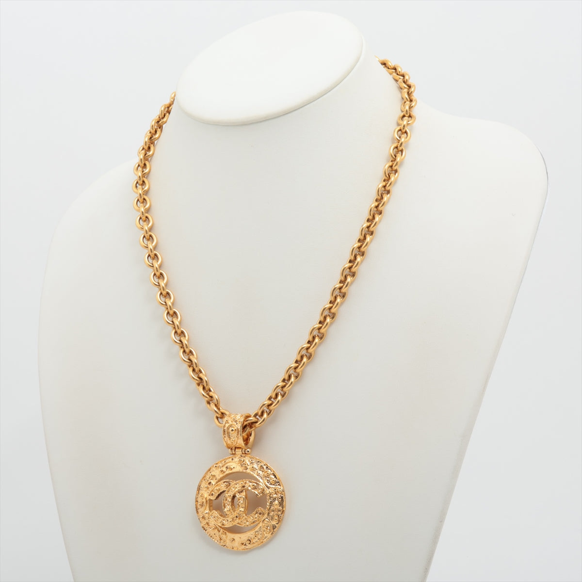 Chanel Coco Mark Circle 94A Necklace GP Gold Arabesque pattern