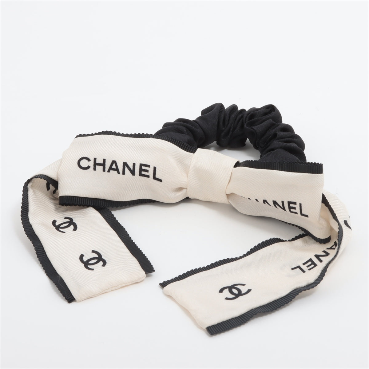 Chanel Coco Mark 22A Scrunchie Silk Black × White