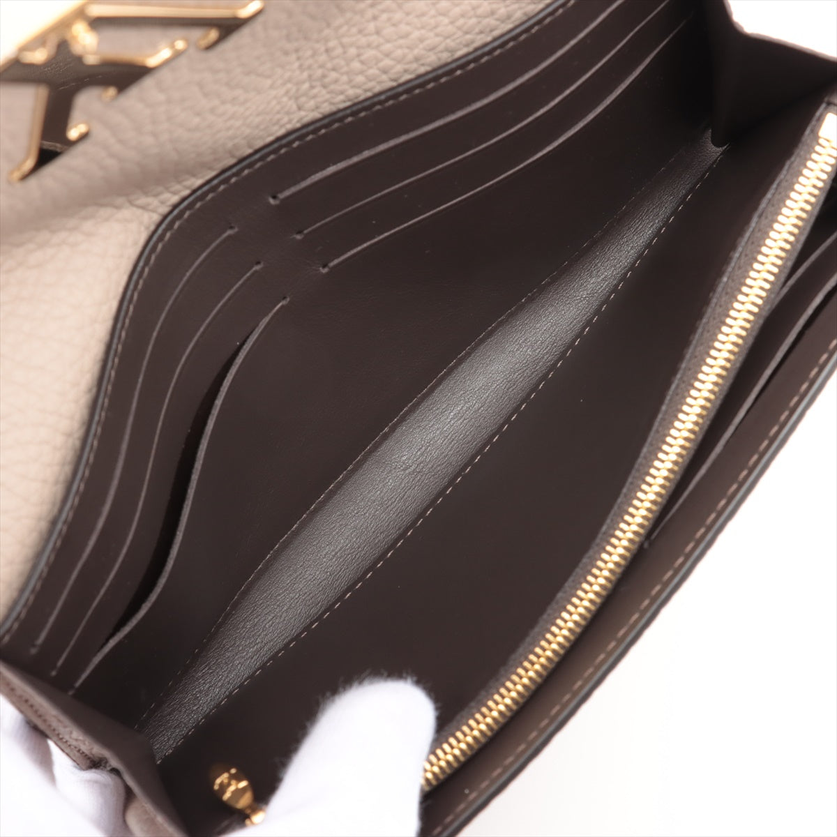 Louis Vuitton Taurillon Wallet Capucines M61249 Gare