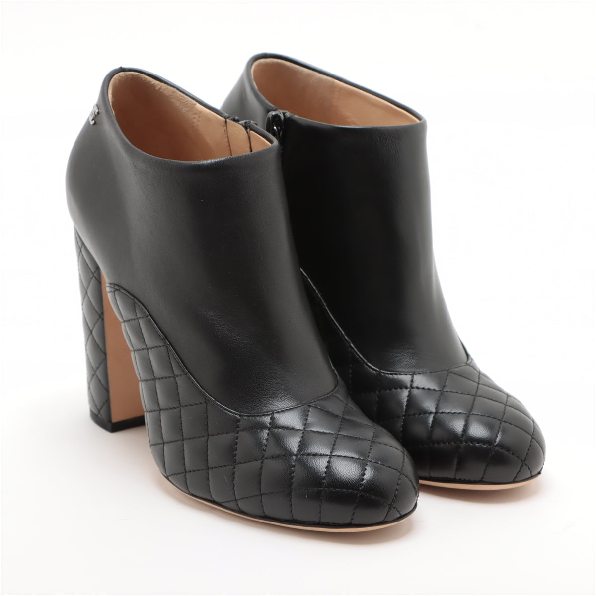 Chanel Coco Mark Leather Short Boots 39C Ladies' Black G31626 Matelasse Side zip There is a box