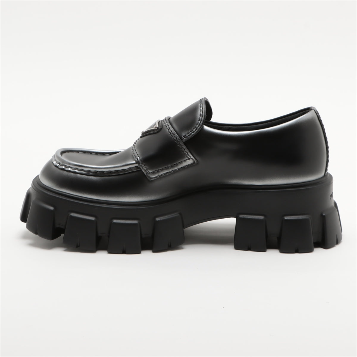 Prada Monolith brushed leather Loafer 5.5 Men's Black × Silver 2DE129 Gradation Box There is a storage bag