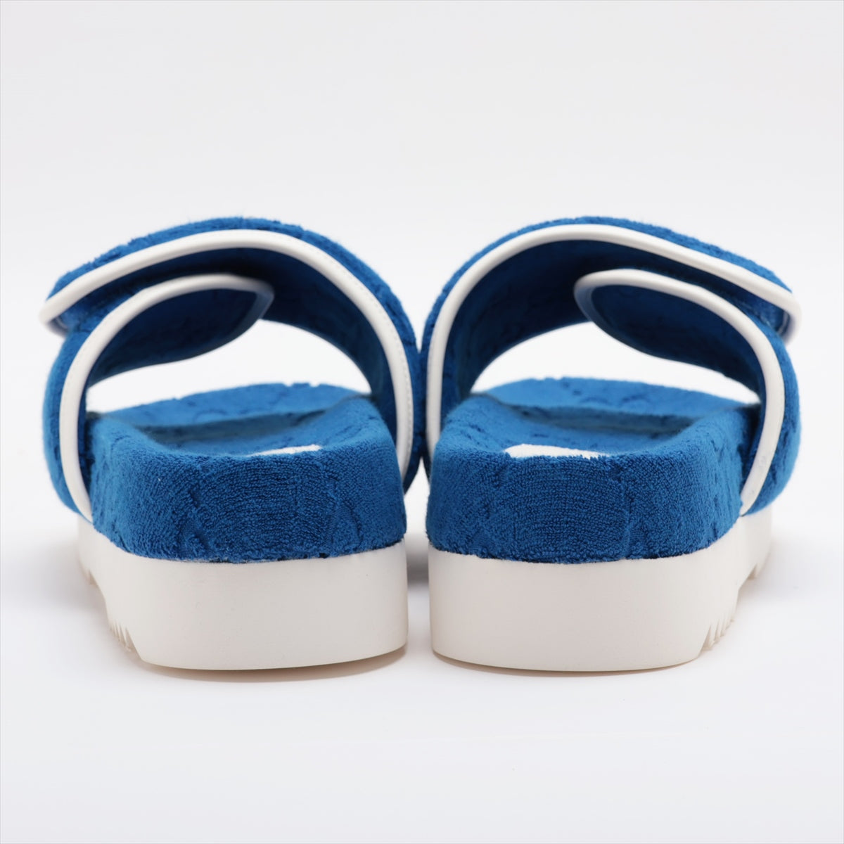 Gucci x Adidas GG Supreme Cotton & Peather Sandals 9 Men's Blue x white Box There is a storage bag