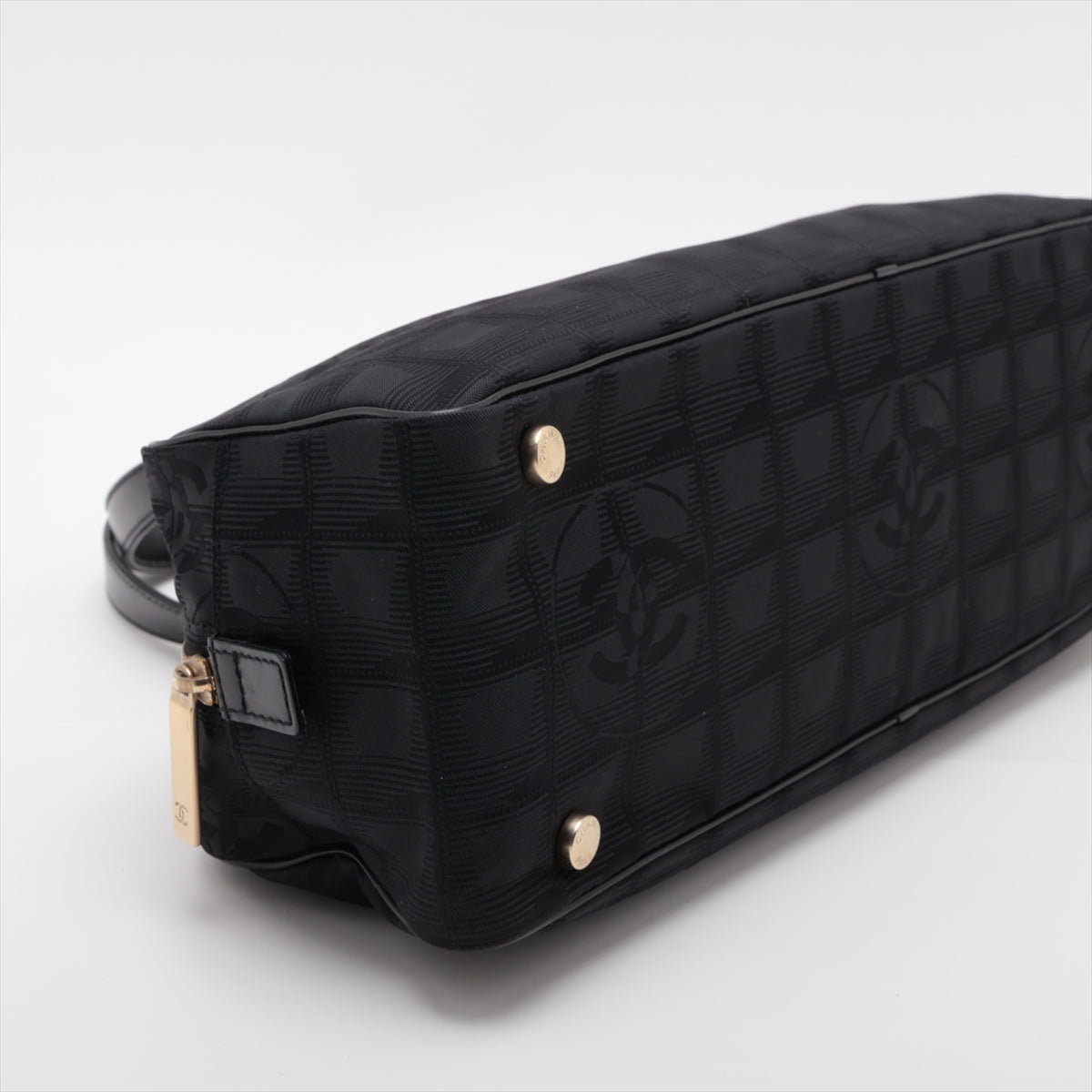 Chanel New Travel Line Nylon & Leather Handbag Black Gold Metal Fittings 8XXXXXX