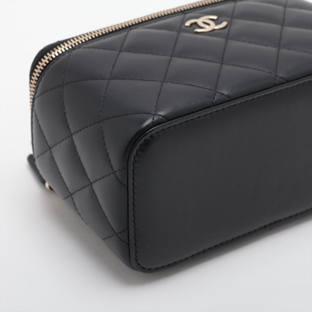 Chanel Matelasse Lambskin Chain Shoulder Bag Vanity Black Gold Metal Fittings 31st