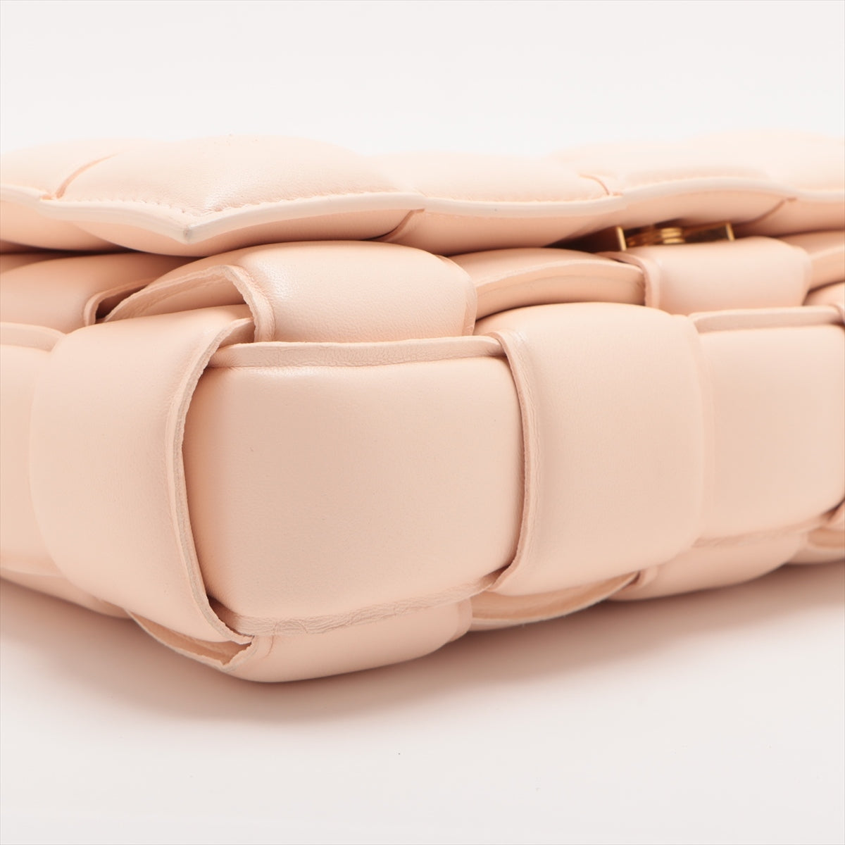 Bottega Veneta maxi intrecciato padded cassette Leather 2way shoulder bag Pink beige