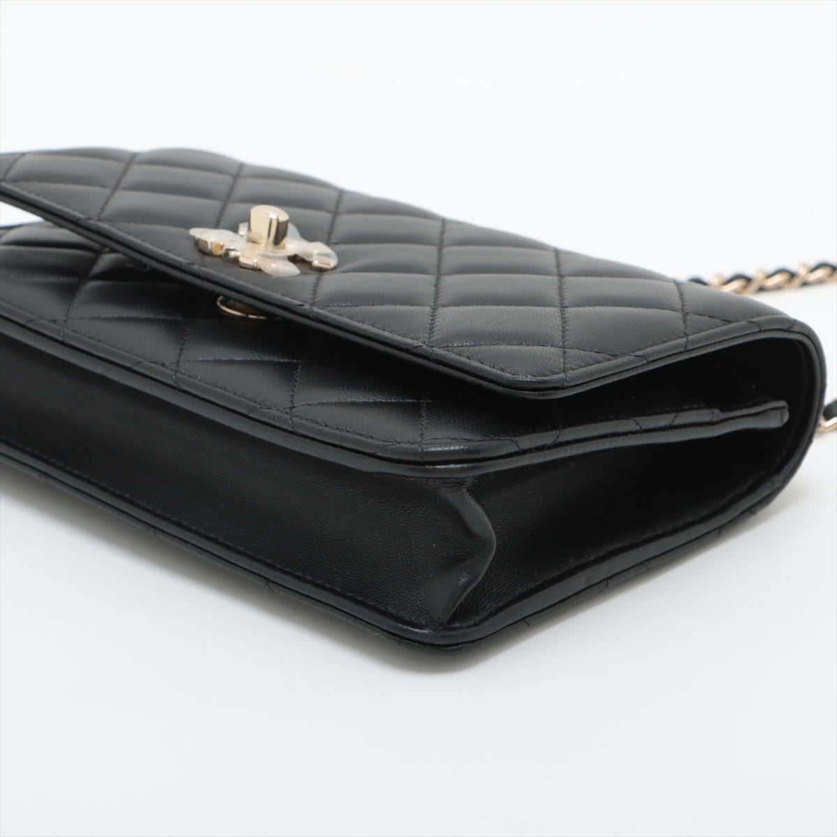 Chanel Matelasse Lambskin Chain Wallet Top Handle Black Gold Metal Fittings AP3796