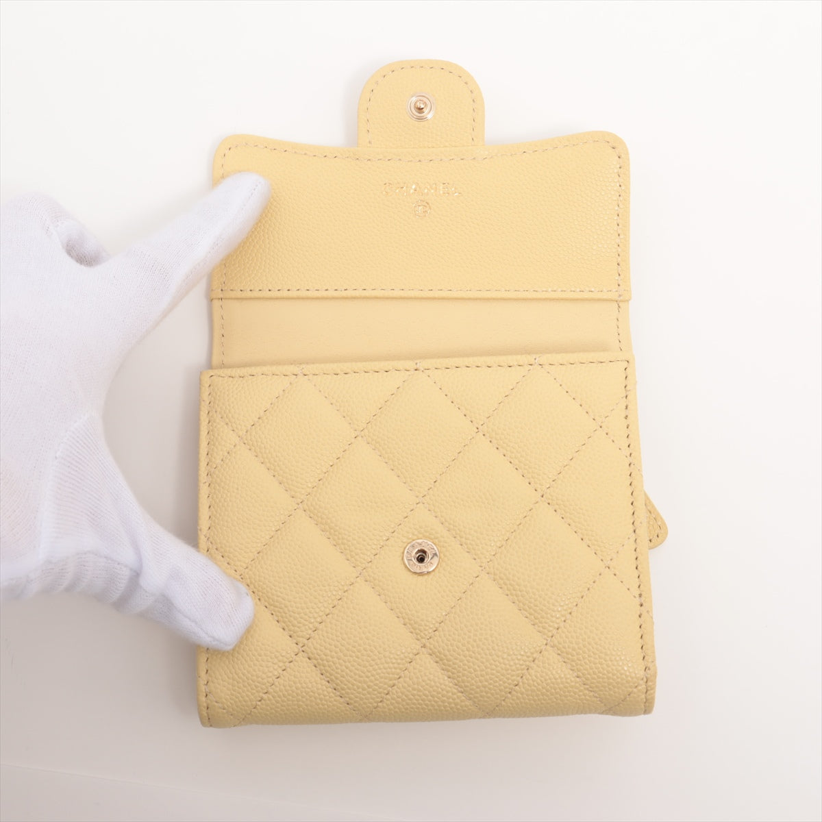 Chanel Matelasse Caviarskin Compact Wallet Yellow Gold Metal fittings random