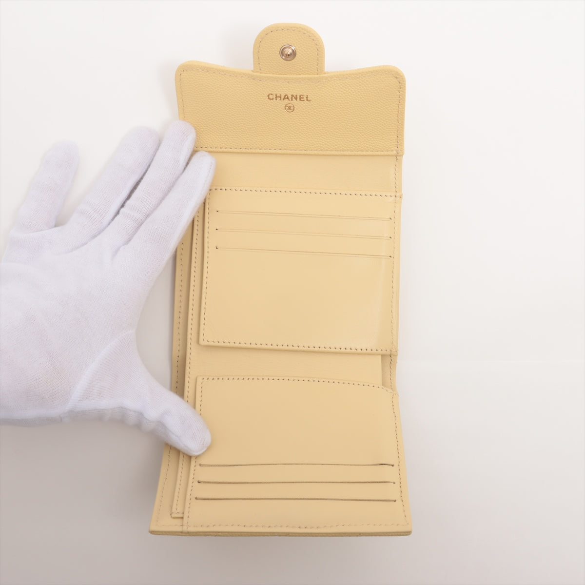 Chanel Matelasse Caviarskin Compact Wallet Yellow Gold Metal fittings random
