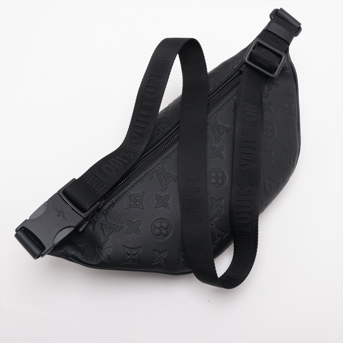 Louis Vuitton Monogram Shadow Discovery Bum Bag M44388 There was an RFID response
