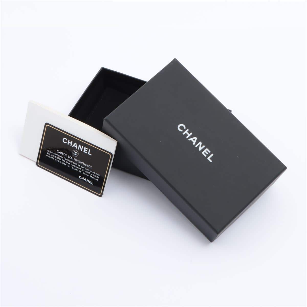 Chanel Matelasse Lambskin Card case Black Gold Metal fittings 30