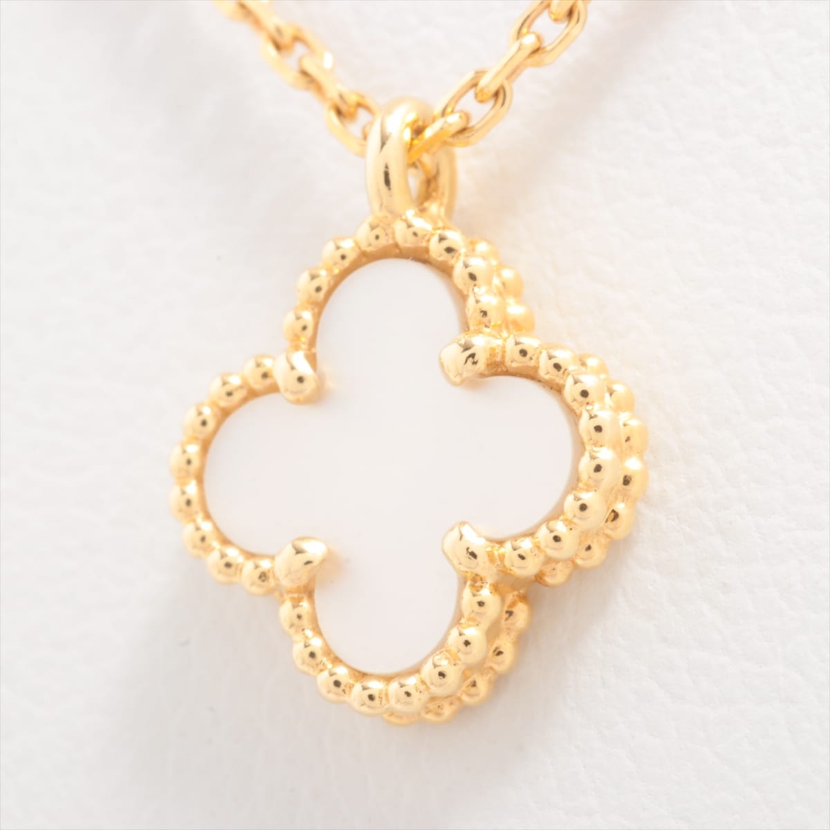 Van Cleef & Arpels Sweet Alhambra shells Necklace 750YG 2.9g