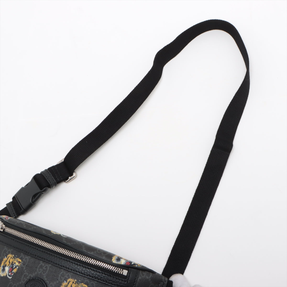 Gucci GG Supreme Sling backpack Black 675181