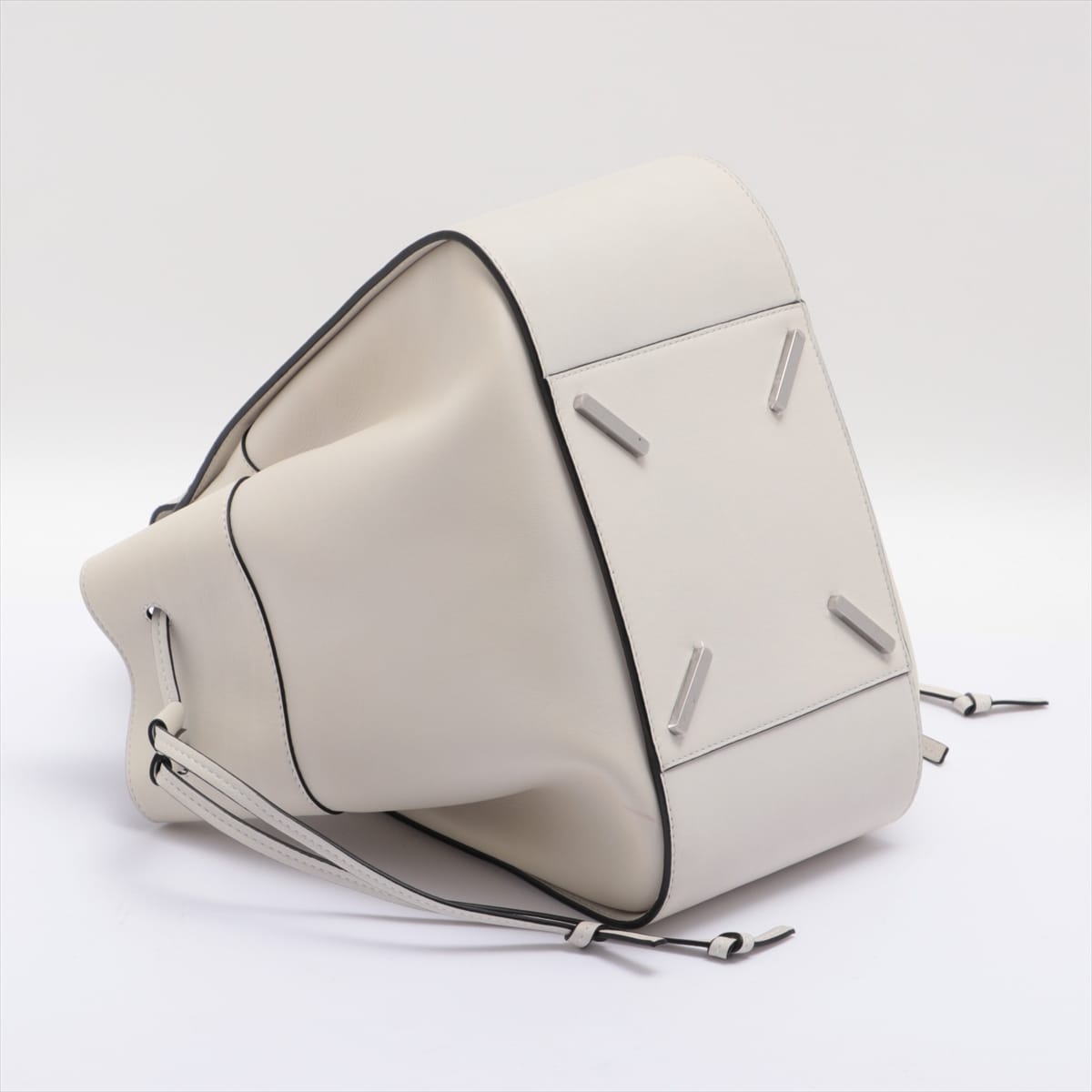 Loewe Hammock DRAWSTRING MEDIUM Leather 2way shoulder bag White