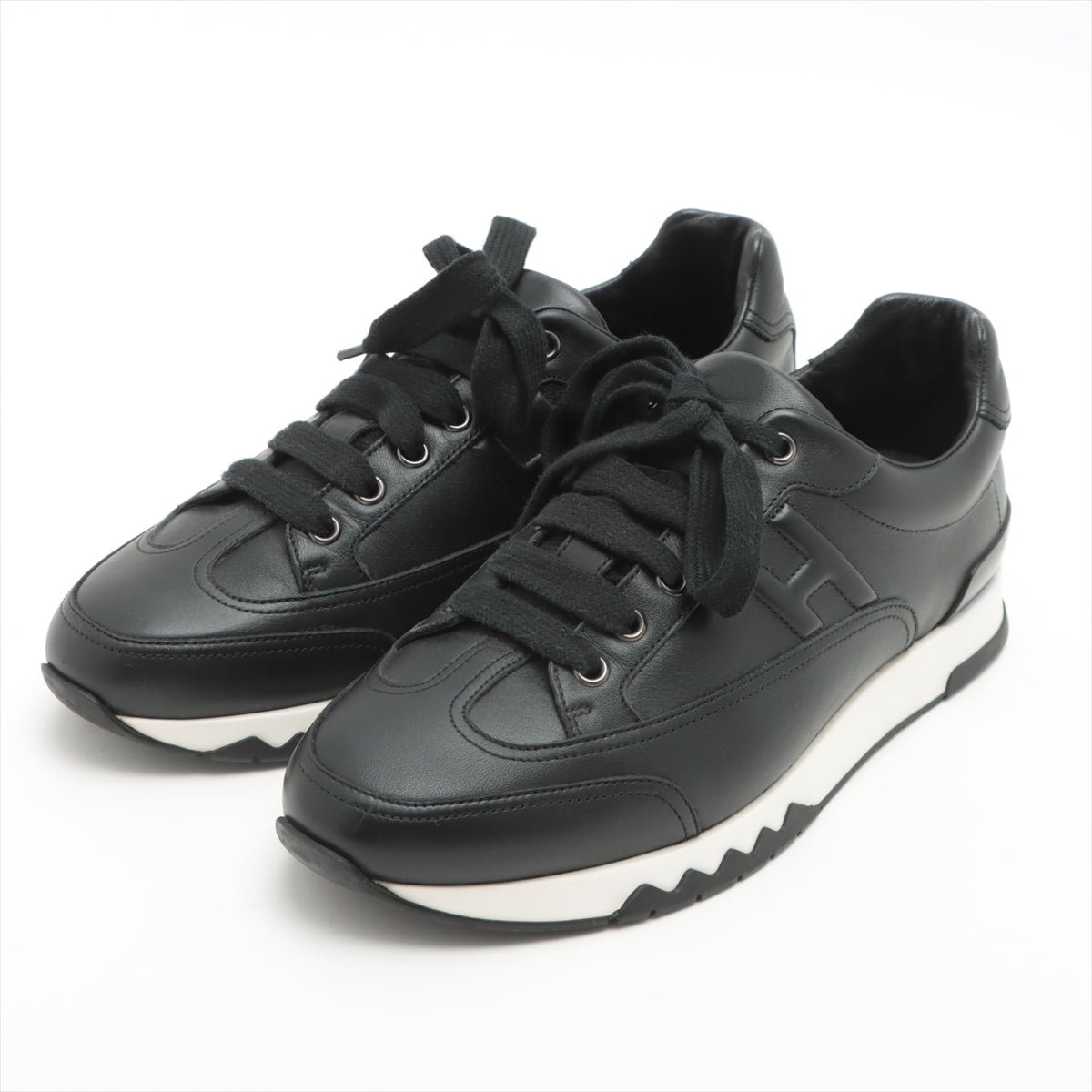 Hermès trails Leather Sneakers 40 Men's Black × White Is there a replacement string Dirt on the midsole There is a thread on the upper