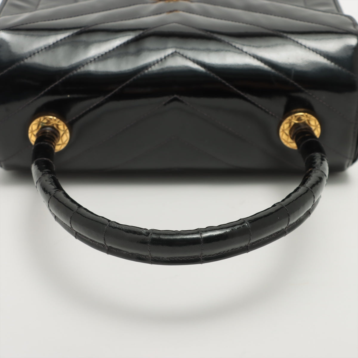 Chanel V Stitch Patent leather Hand bag Black Gold Metal fittings