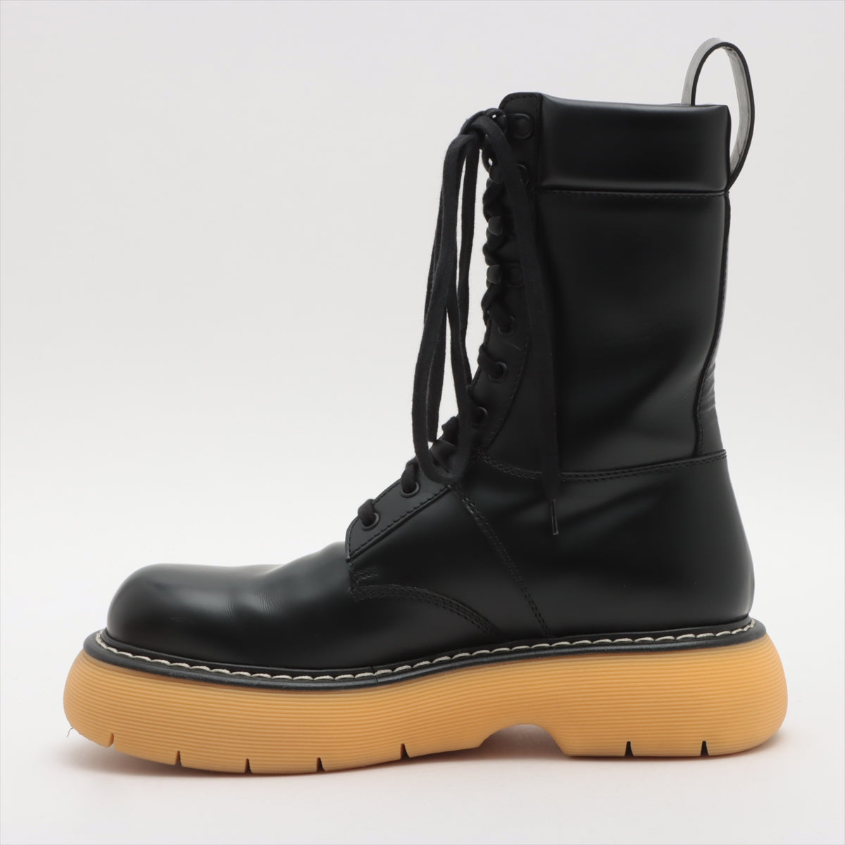 Bottega Veneta Leather Boots 42 Men's Black The Bounce Is there a replacement string There is a thread on the upper