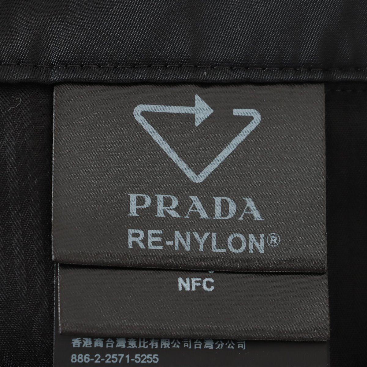 Prada Re Nylon Re Nylon 23 years Nylon Pants 44 Men's Black  DNA911  Bermuda shorts Triangle logo