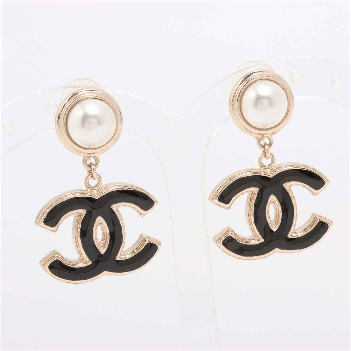 Chanel Coco Mark B22A Earrings (for both ears) GP x Imitation pearl Black×Gold Scratched Wears