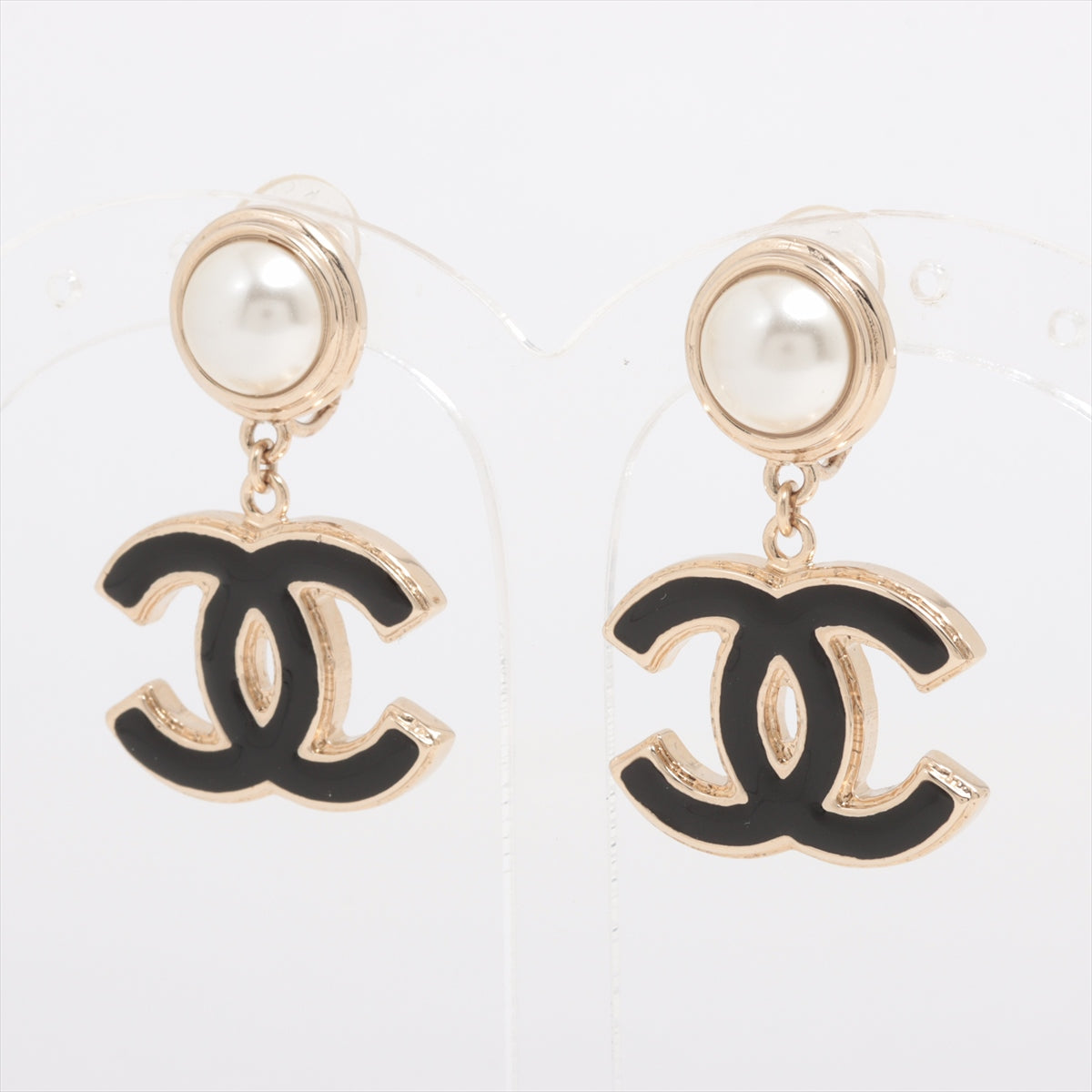 Chanel Coco Mark B22A Earrings (for both ears) GP x Imitation pearl Black×Gold Scratched Wears