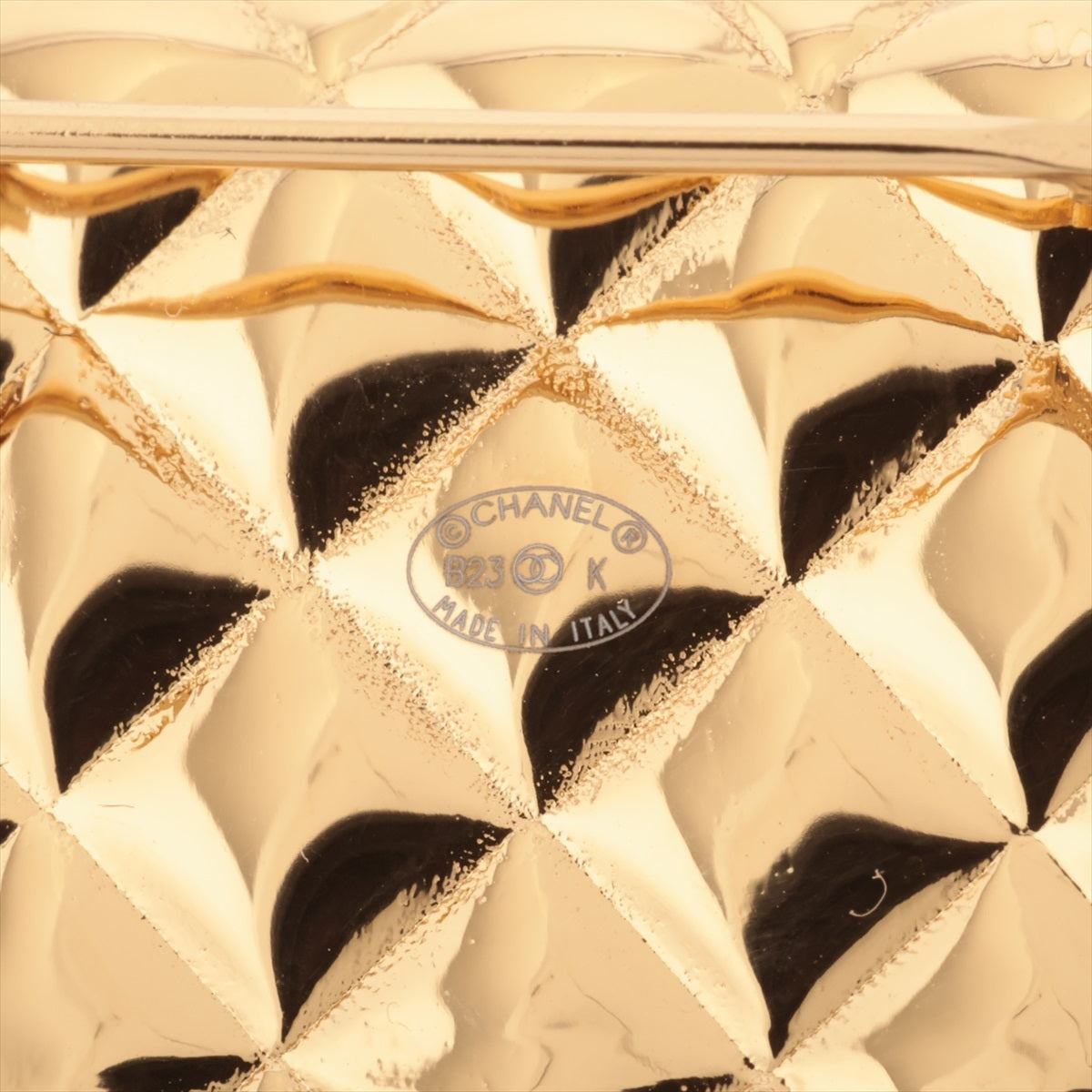 Chanel Coco Mark Turnlock B23K Brooch GP Gold Losing luster Yes Matelassé bag motif