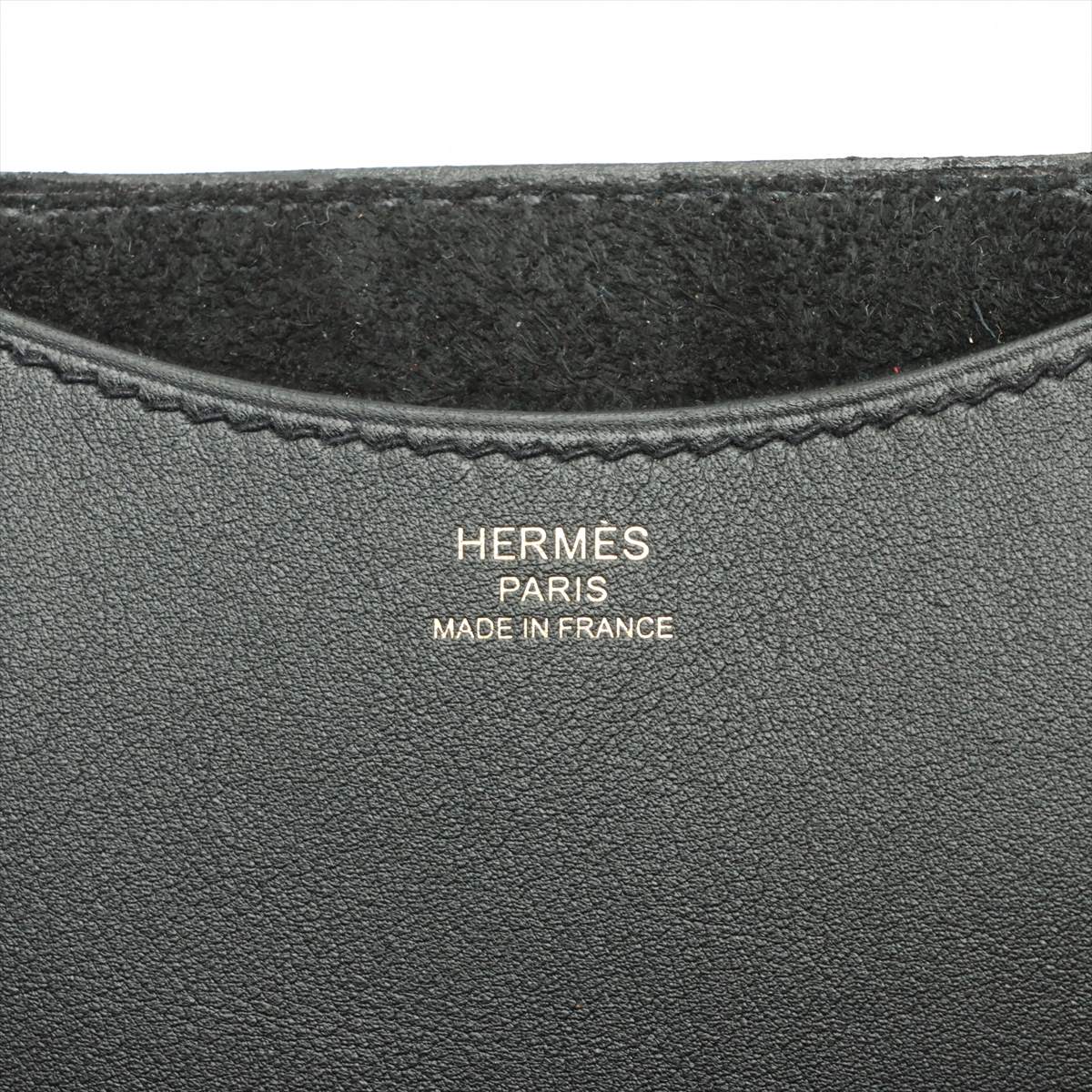 Hermès In the loop Taurillon Clemence Black Gold Metal fittings B: 2023