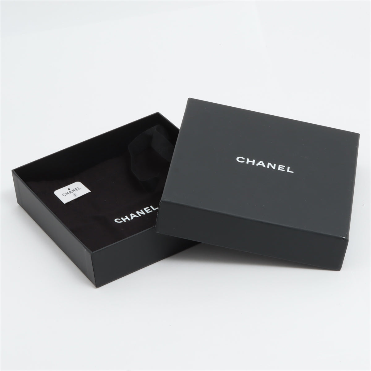 Chanel Coco Mark A21C Belt GP x fake pearl x leather Black