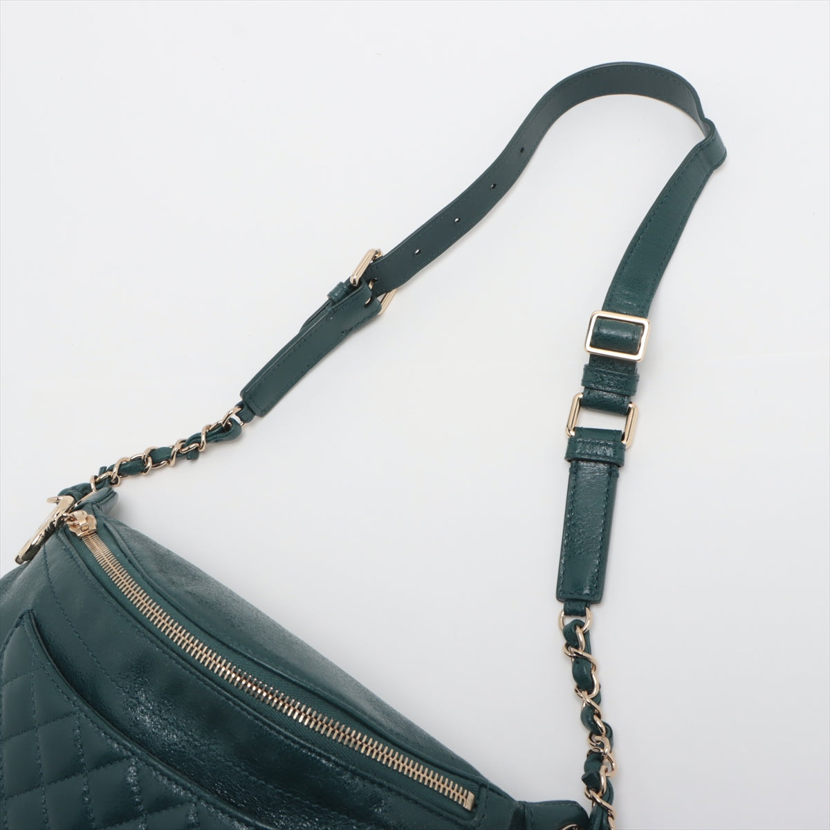 Chanel Matelasse Leather Sling backpack Green Gold Metal fittings 25XXXXXX A57832