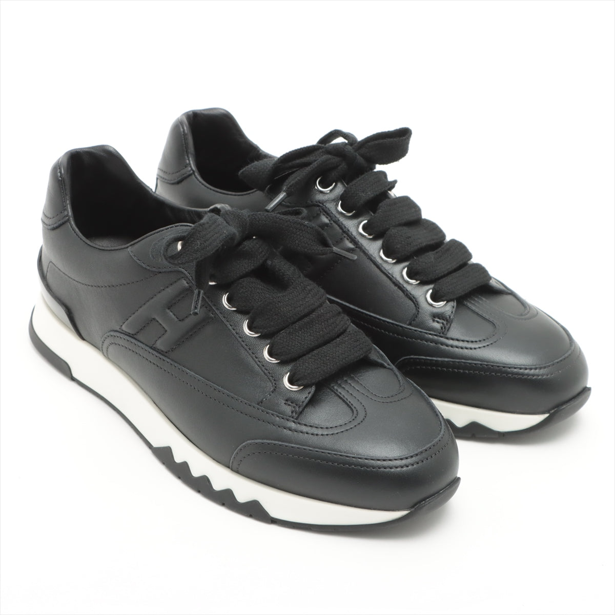 Hermès trails Leather Sneakers 35 1/2 Ladies' Black × White Is there a replacement string