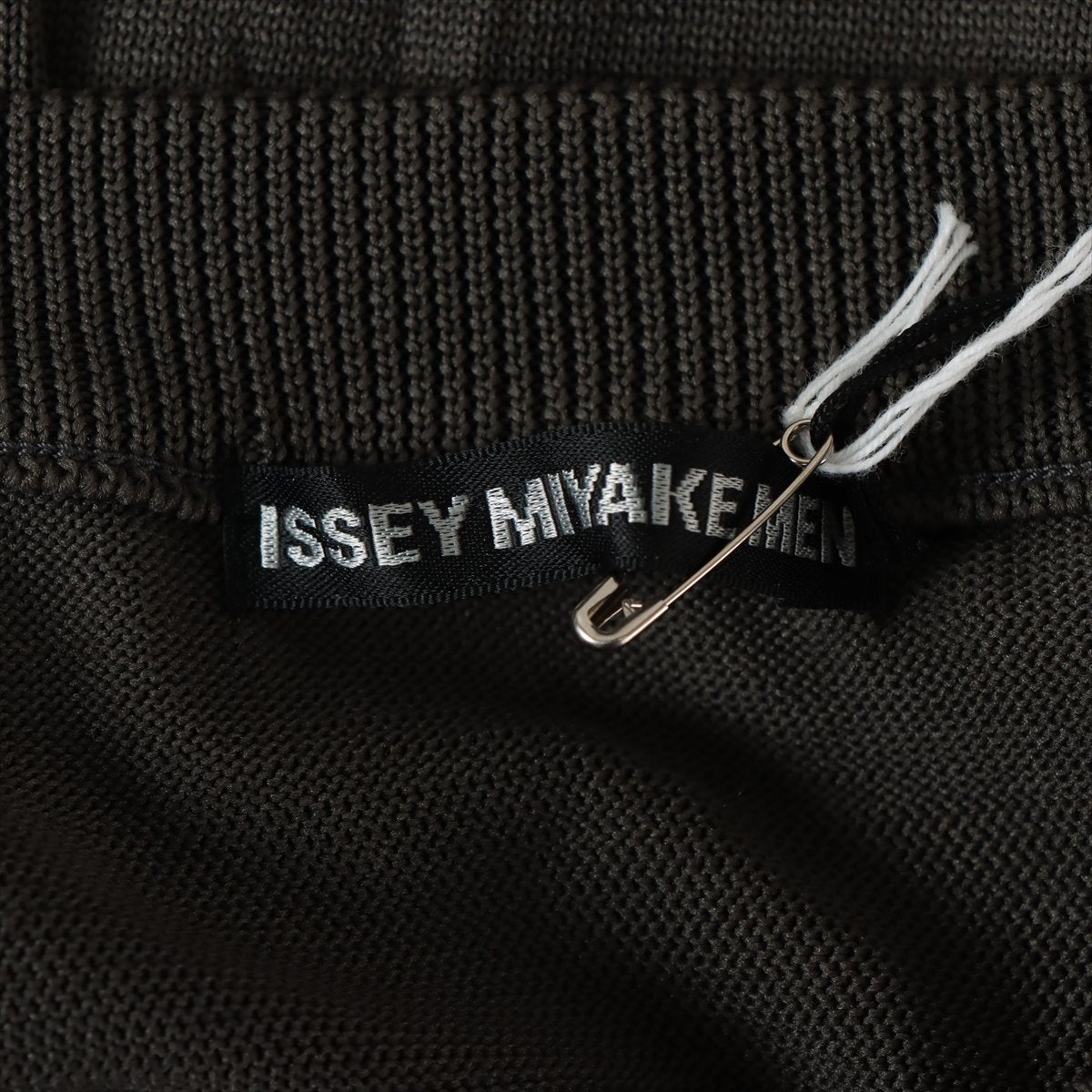 Issey Miyakemen 19SS Polyester Knit 2 Men's Khaki  ME91KN099