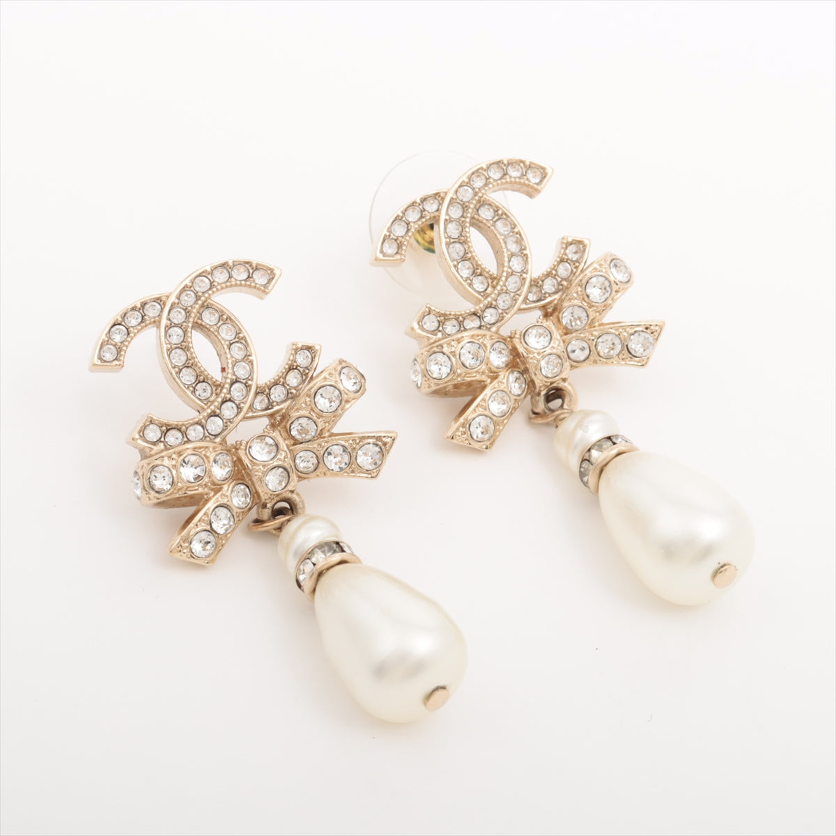 Chanel Coco Mark Ribbon B23S Piercing jewelry (for both ears) GP x rhinestone x imitation pearl Gold