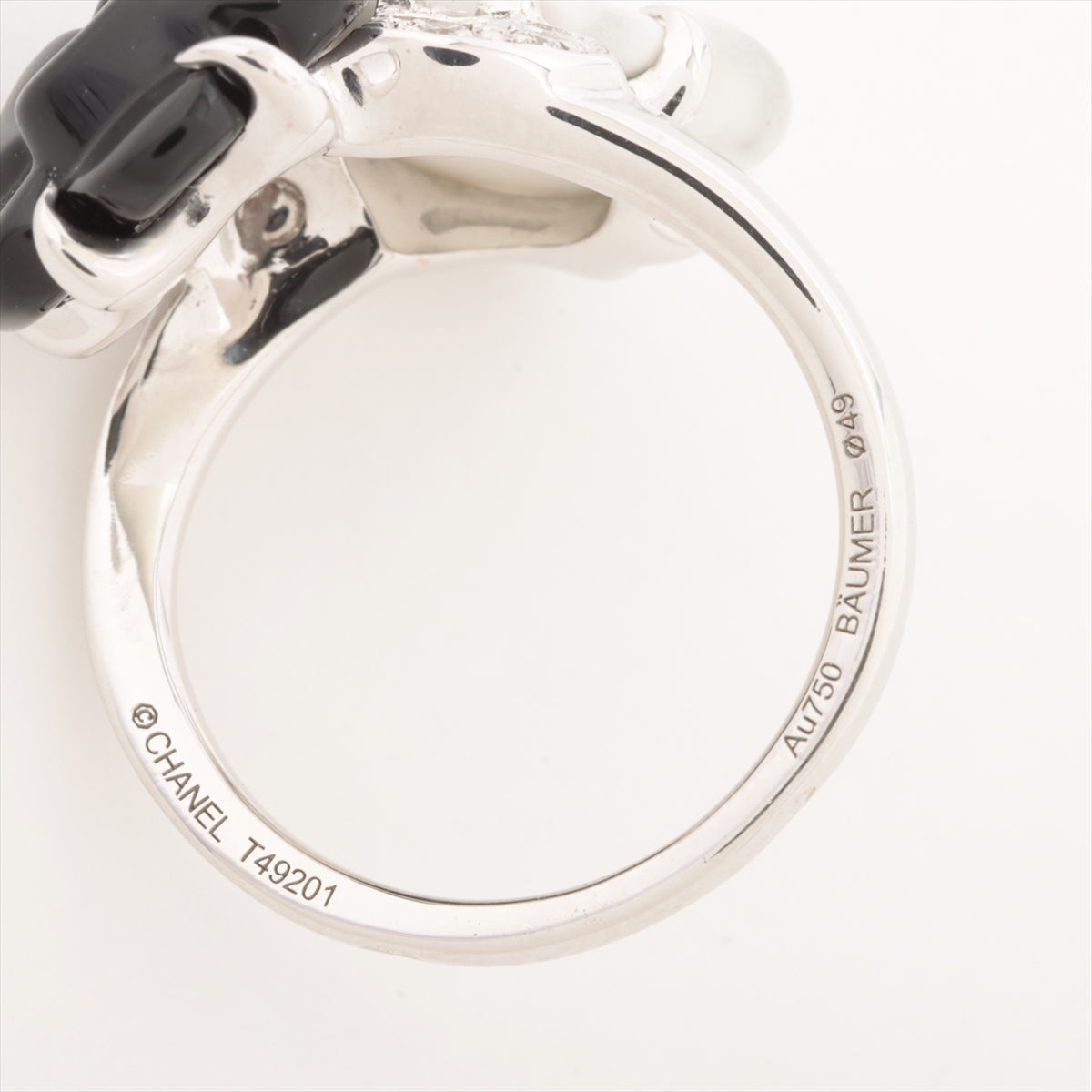 Chanel Camelia Onyx white agate rings 750(WG) 5.8g 49 diamond